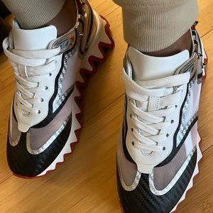 100% Authentic CHRISTIAN LOUBOUTIN Sharkina Spike Low Top Sneaker 37.5 US 7/7.5